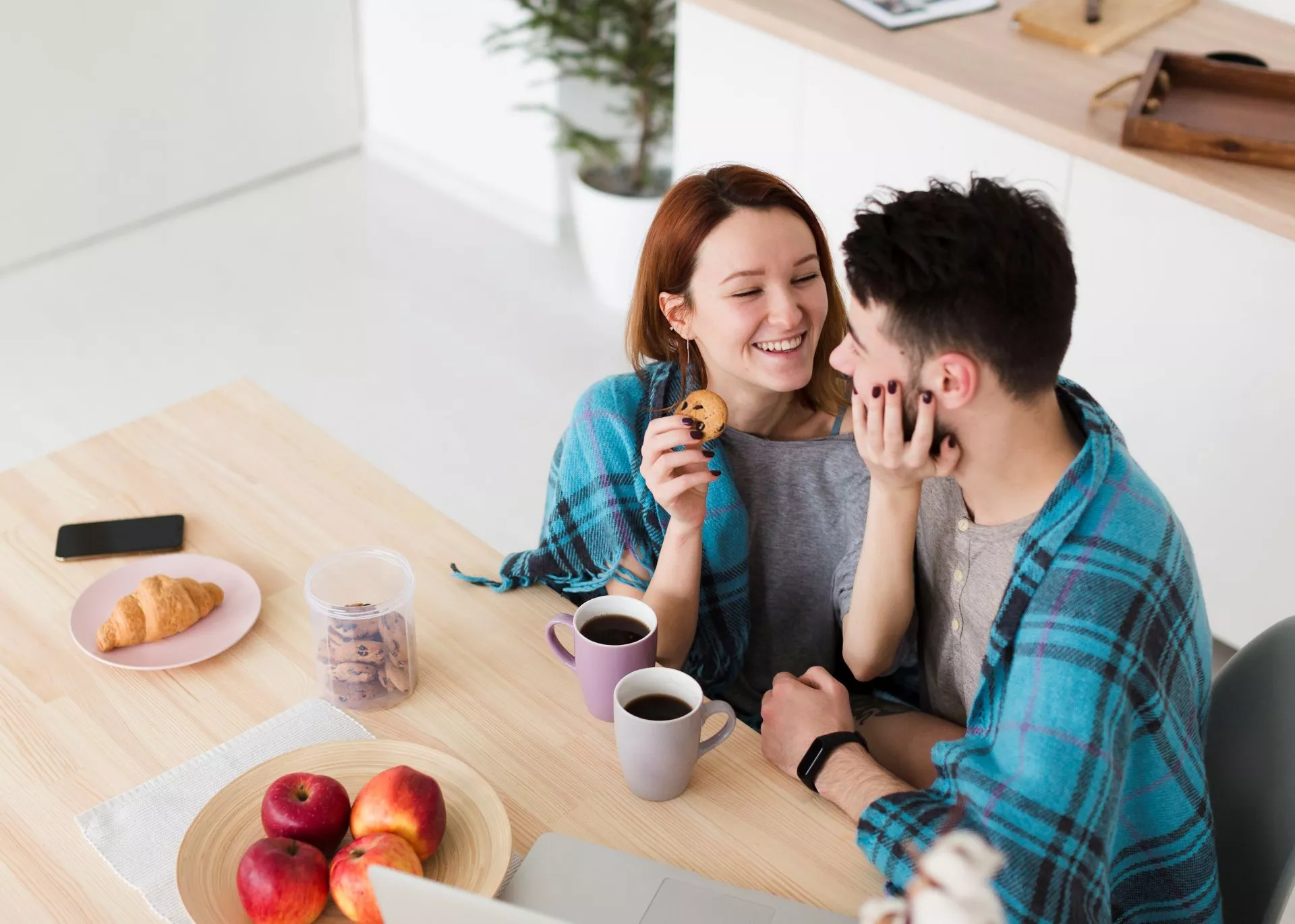 包養是什麼？和交友軟體、伴遊、婚友社差在哪？新手完整解析文章主視覺